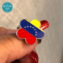Load image into Gallery viewer, Venezuelan Flower Ring - Anillo Flor Venezolana